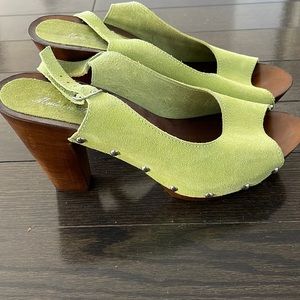 Shoes green never used